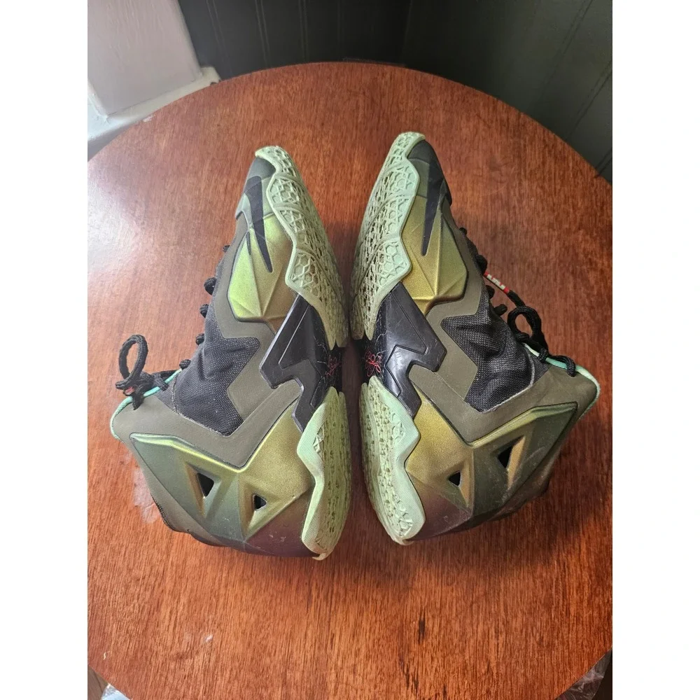 Nike LeBron 11 Kings‎ Pride 621712-700 Kids Basketball Shoes sneakers size 4.5Y